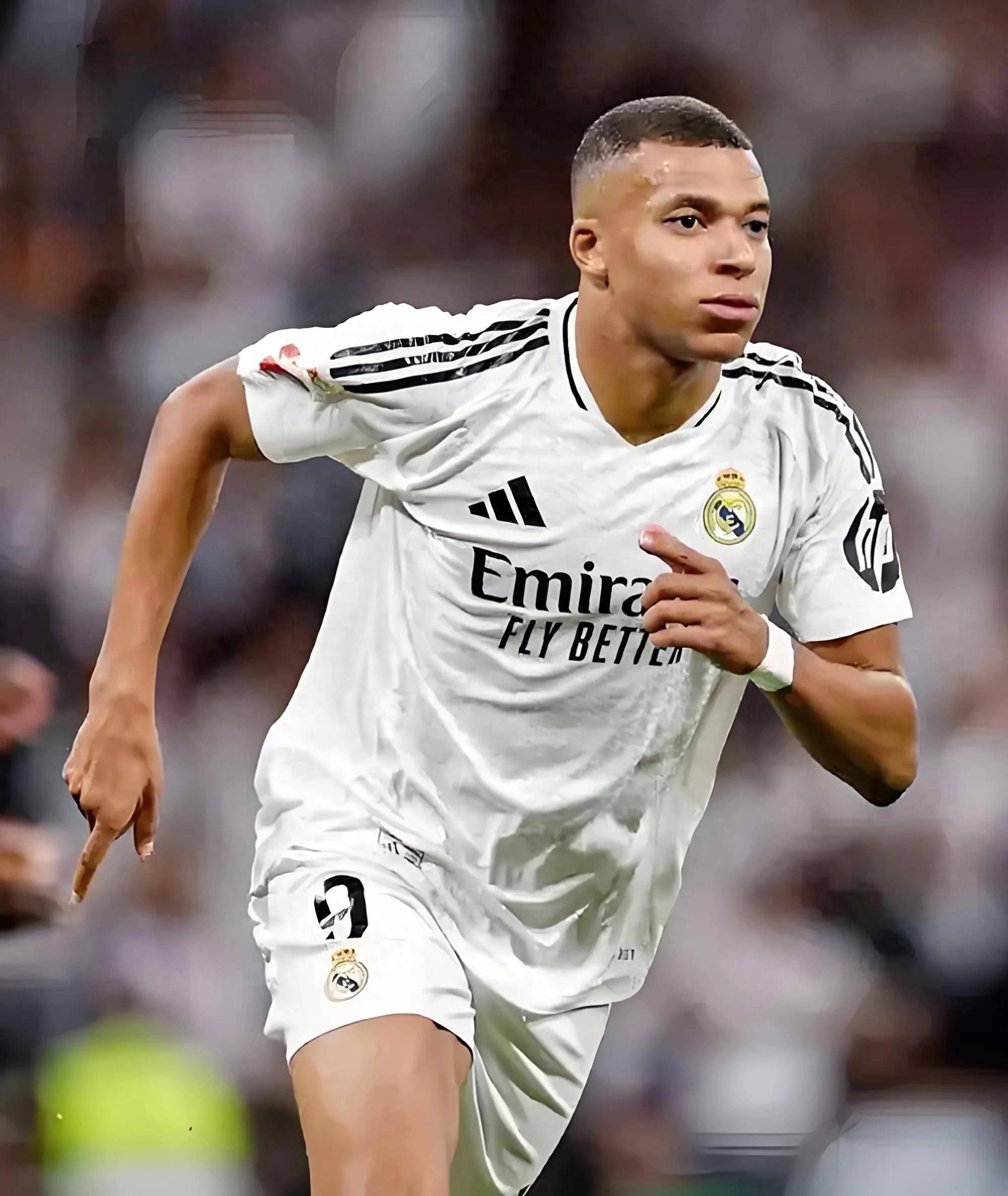 霍芬海姆3-0大胜奥格斯堡，布格尔传射，巴祖马纳-杜尔建功（霍芬海姆3-0零封奥格斯堡：布格尔传射立功，巴祖马纳-杜尔破门）