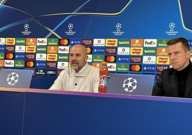 科斯塔库塔：库普梅纳斯踢后卫失误太多，位置提前有利于进攻（科斯塔库塔：库普梅纳斯后防失误偏多，前移位置更利进攻）