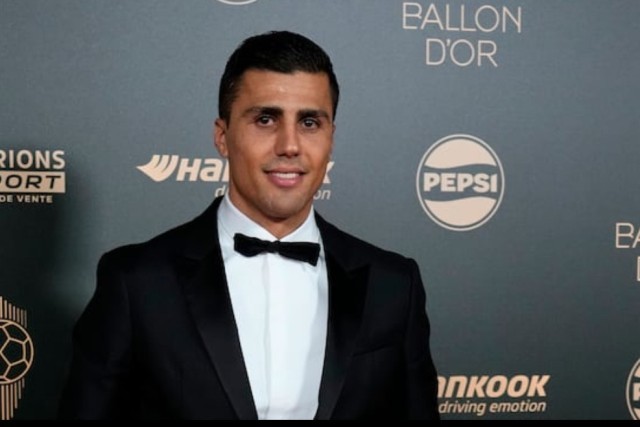 F1收官战正赛：维斯塔潘虽夺冠但无缘WDC；诺里斯加冕世界冠军（F1赛季收官：维斯塔潘夺分站桂冠却无缘车手年度王座，诺里斯加冕世界冠军）