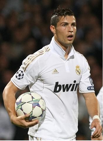 巴斯克语战术！毕尔巴鄂竞技对阵皇马祭出奇招，姆巴佩率队完胜令创意沦为笑谈（巴斯克谋略失灵？毕尔巴鄂奇阵难挡皇马，姆巴佩领衔大胜让创意成笑柄）