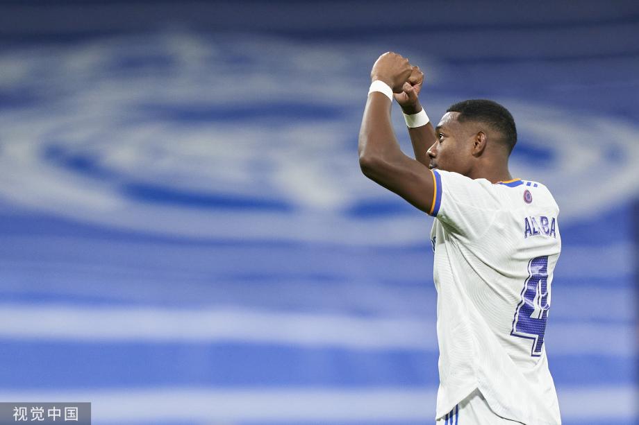 半场战报：国米1-1维罗纳，泽林斯基破门，焦瓦内追平比分（半场速递：国米1-1维罗纳，泽林斯基先破门，焦瓦内扳平）