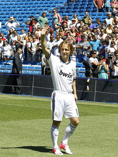 马卡：皇马没对阿隆索下最后通牒，对毕巴不是生死战（马卡报：皇马未向阿隆索发出最后通牒，对阵毕尔巴鄂并非生死战）