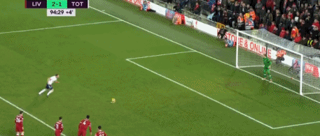 C罗在媒体评选的明年世界杯百大中高居第25！梅西仅第八！（媒体评选明年世界杯百大球星：C罗第25，梅西仅第8）