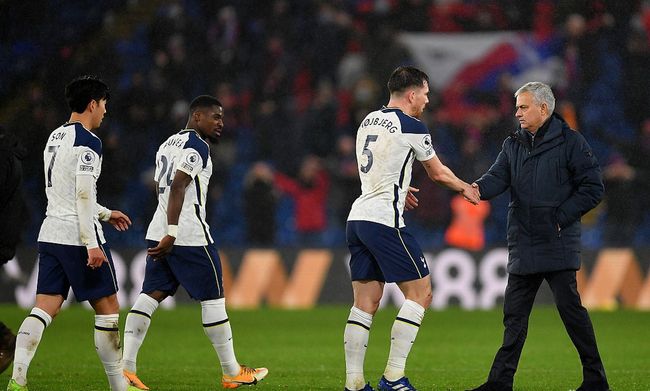 体坛记者：瓦科去留可能性相同，有西亚、东南亚球队有意签他（体坛记者称：瓦科留或走五五开，西亚与东南亚球队有意引进）