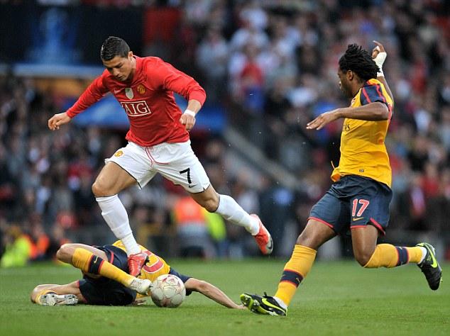 赛后情书：姆巴佩进球再救龙，利物浦切尔西问题重现全部丢人（赛后解读：姆巴佩再度破门救主，利物浦与切尔西老问题复燃颜面尽失）