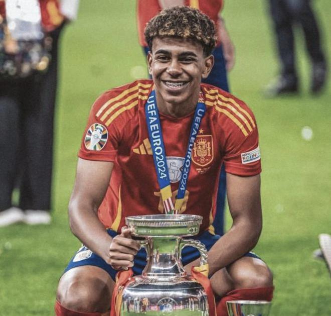 德转列左边锋身价榜：维尼修斯1.5亿欧居首，KK第二（德转发布左边锋身价榜：维尼修斯1.5亿欧登顶，KK位居第二）